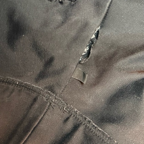 Who doesn’t like PE Nation ? Sports Bra - Picture 6 of 7